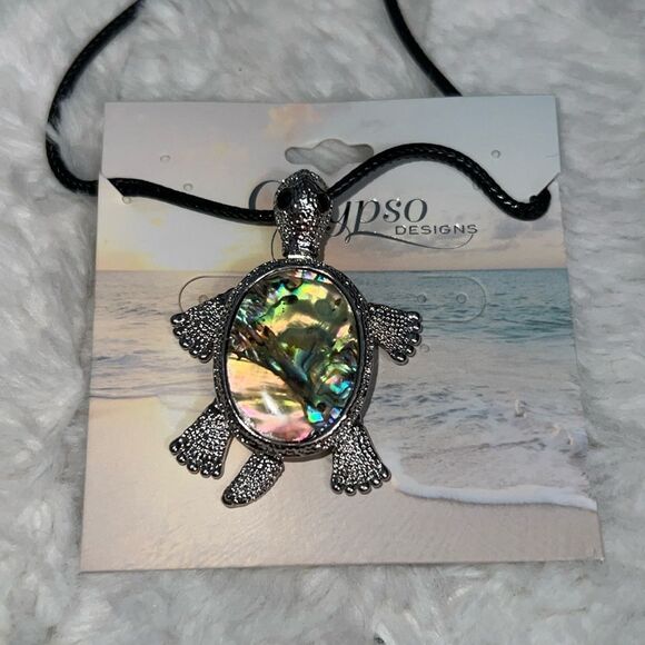 🛍NWT 🛍 BEAUTIFUL Abalone TURTLE NECKLACE in package . - Picture 1 of 2